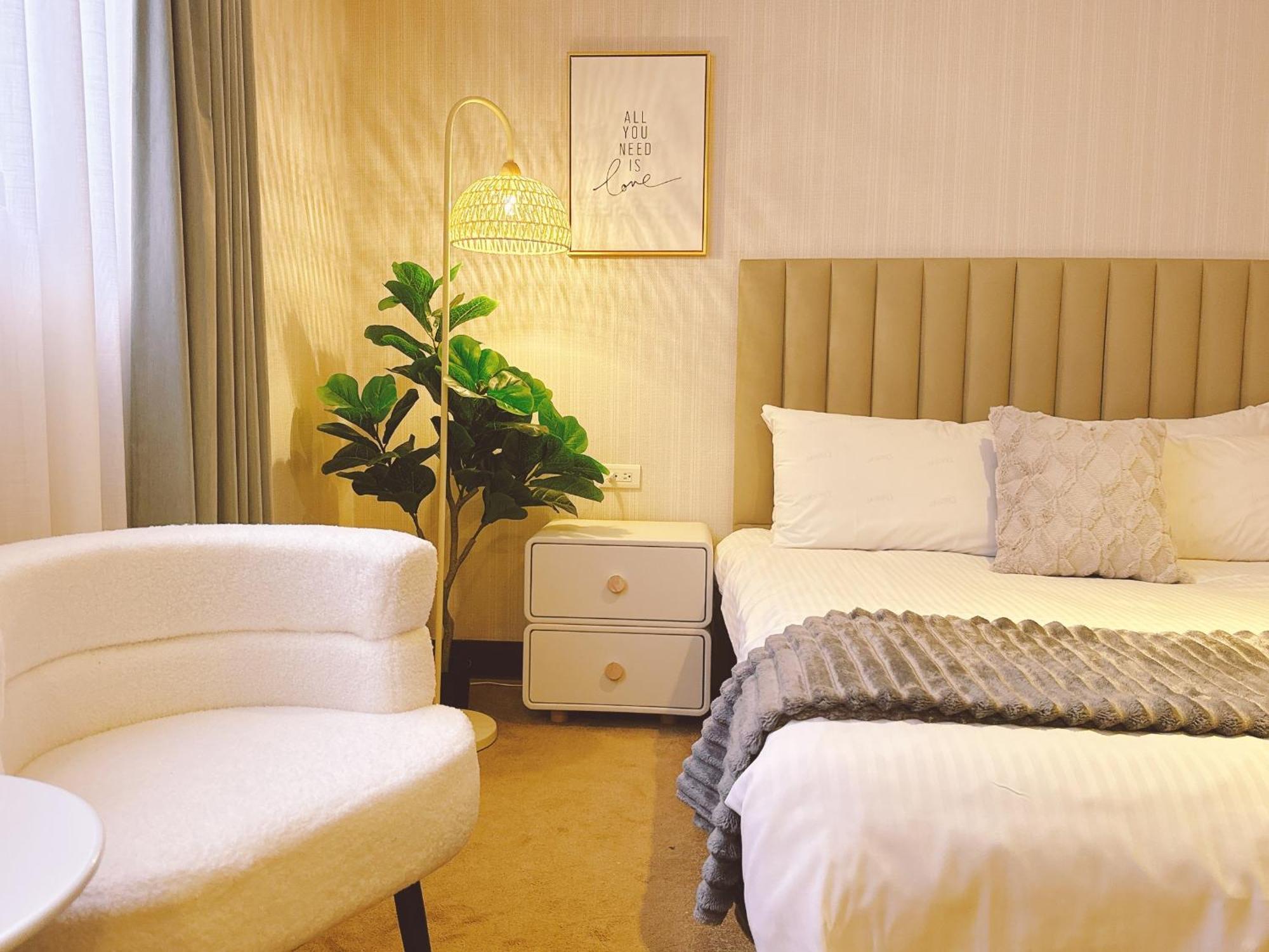 Meworld Hotel - Sanchong Taipei Exterior photo